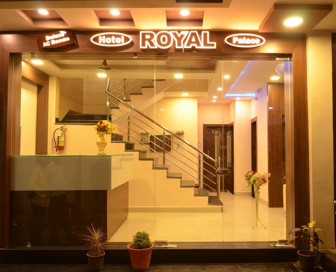 Hotel Royal Palace - 150 Meters From Mahakal Temple Уджайн Екстериор снимка